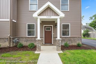 1229 W Saginaw Street, Lansing, MI 48915