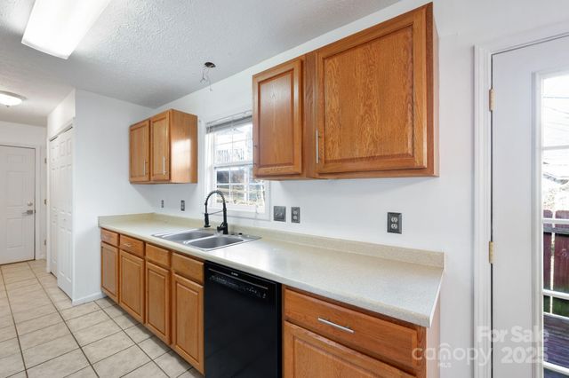 104 Melody Lane, Maggie Valley, NC 28751