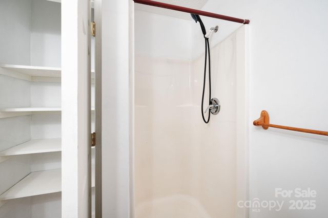 104 Melody Lane, Maggie Valley, NC 28751