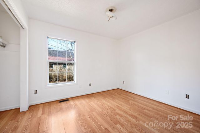 104 Melody Lane, Maggie Valley, NC 28751