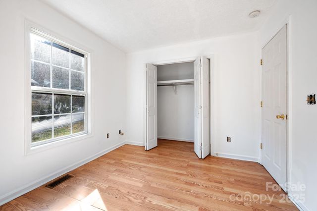 104 Melody Lane, Maggie Valley, NC 28751