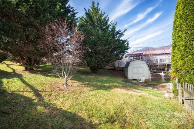 104 Melody Lane, Maggie Valley, NC 28751