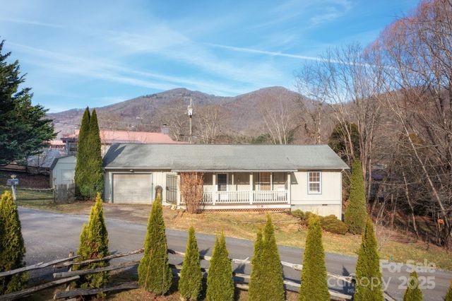 104 Melody Lane, Maggie Valley, NC 28751
