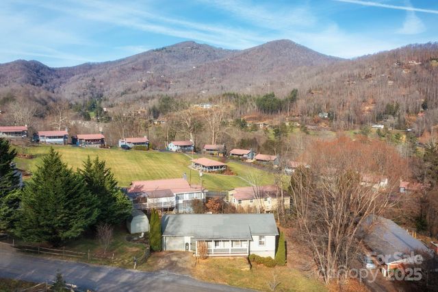 104 Melody Lane, Maggie Valley, NC 28751