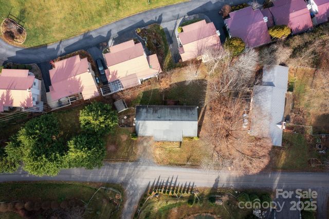 104 Melody Lane, Maggie Valley, NC 28751