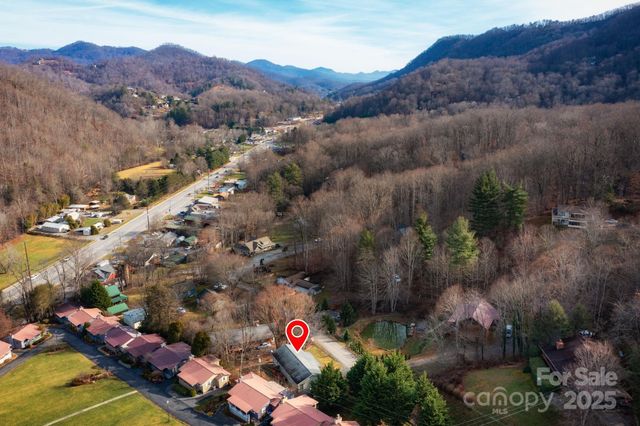 104 Melody Lane, Maggie Valley, NC 28751