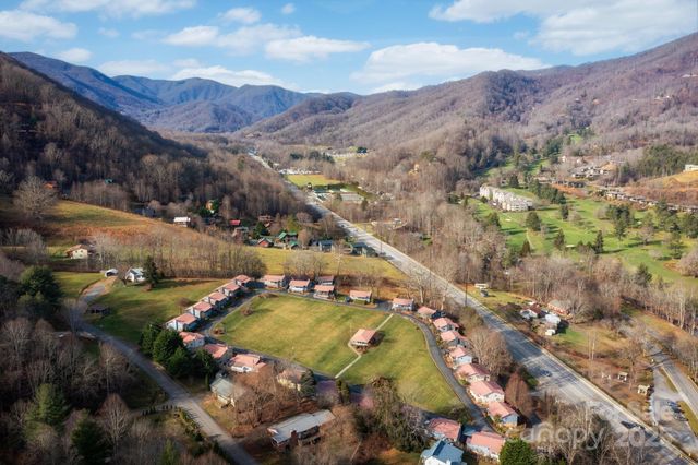 104 Melody Lane, Maggie Valley, NC 28751