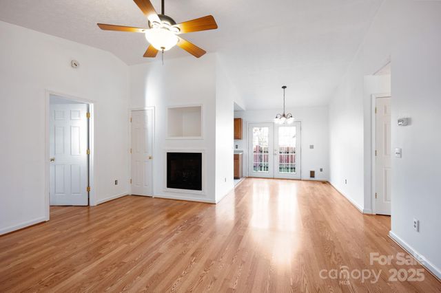 104 Melody Lane, Maggie Valley, NC 28751