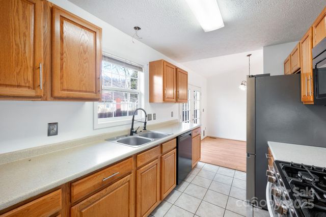 104 Melody Lane, Maggie Valley, NC 28751