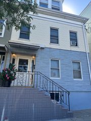 221 Trenton St, Boston, MA 02128