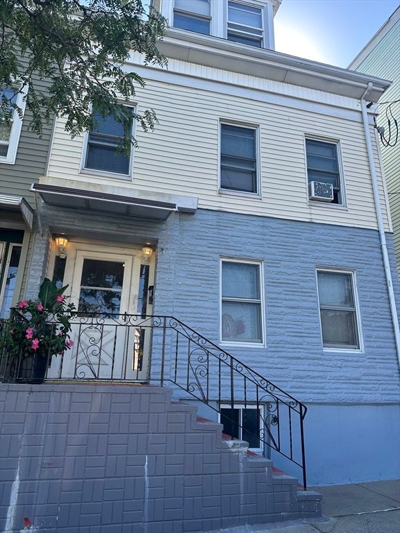 221 Trenton St, Boston, MA 02128