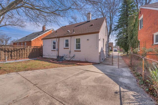 2229 Burger Street, Dearborn, MI 48128