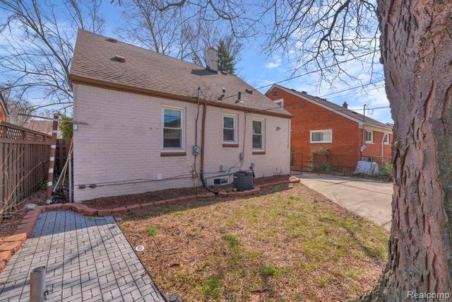 2229 Burger Street, Dearborn, MI 48128