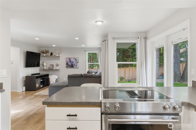 209 Casey Court, Steilacoom, WA 98388