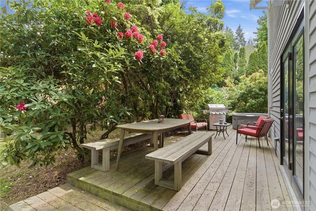 209 Casey Court, Steilacoom, WA 98388