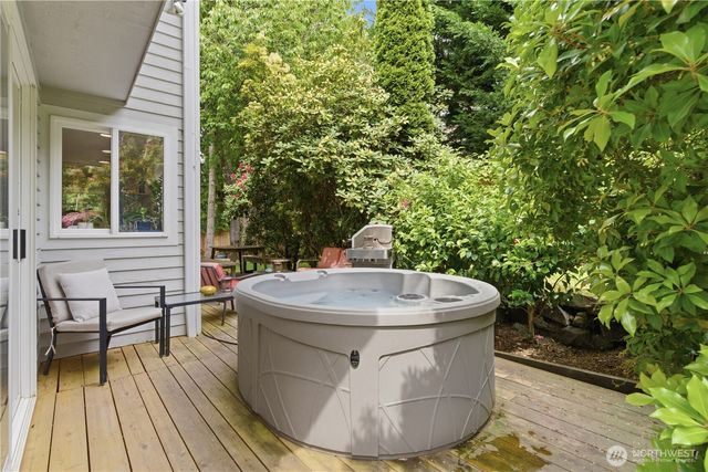 209 Casey Court, Steilacoom, WA 98388