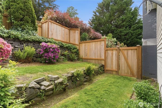 209 Casey Court, Steilacoom, WA 98388