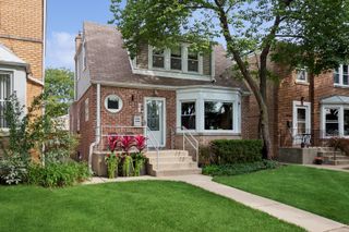 2916 W Fargo Avenue, Chicago, IL 60645