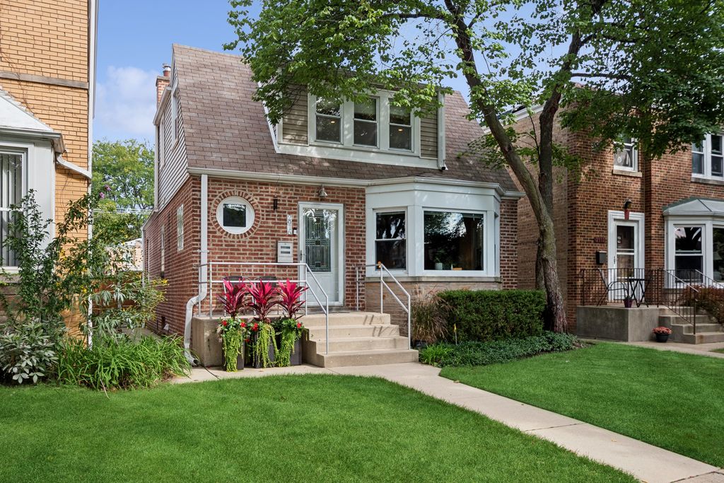 2916 W Fargo Avenue, Chicago, IL 60645 — exterior