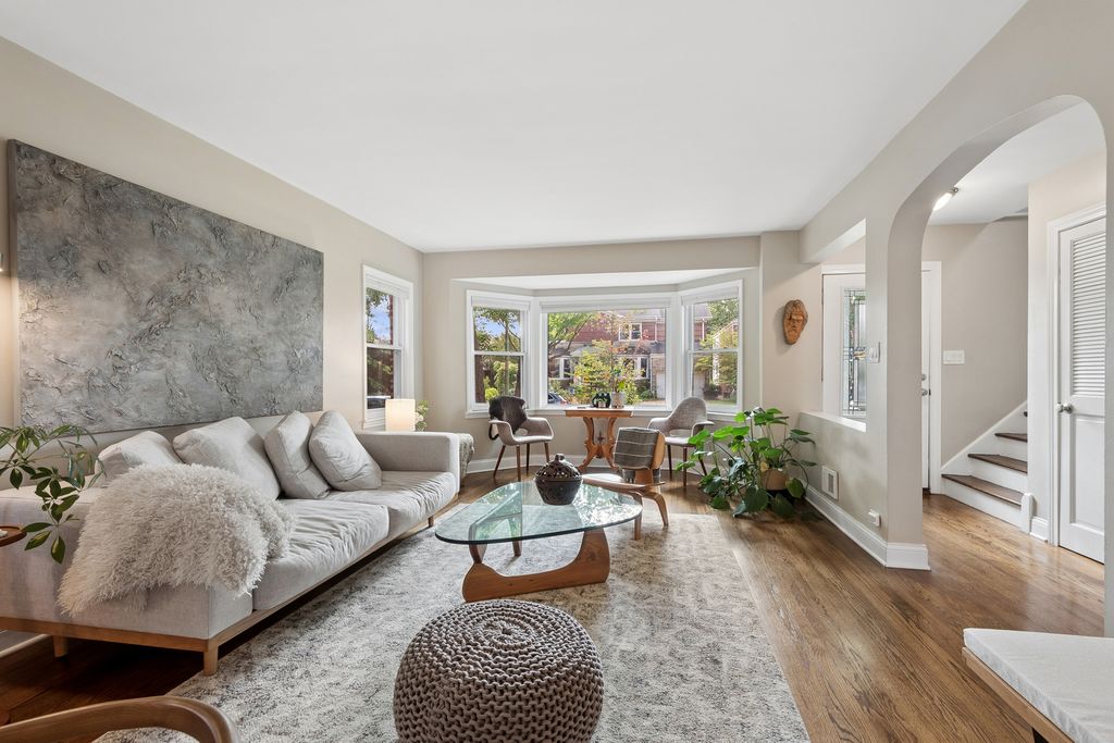 2916 W Fargo Avenue, Chicago, IL 60645 — photo 3