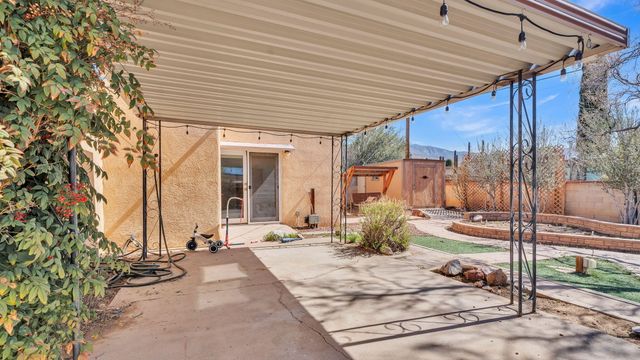 10206 Propps Street NE, Albuquerque, NM 87112