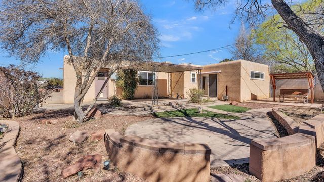 10206 Propps Street NE, Albuquerque, NM 87112