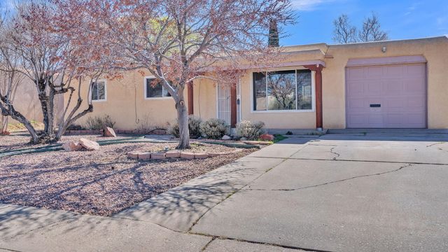 10206 Propps Street NE, Albuquerque, NM 87112