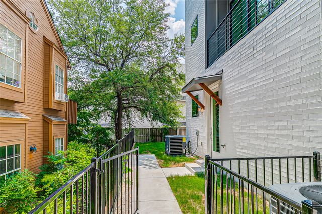 6028 Lewis Street 201, Dallas, TX 75206