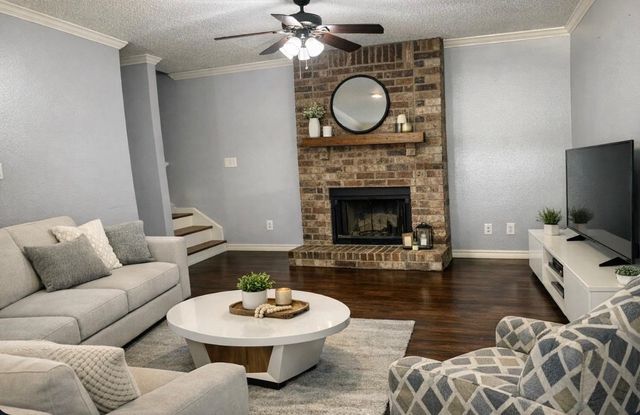 632 Mockingbird Lane, Desoto, TX 75115