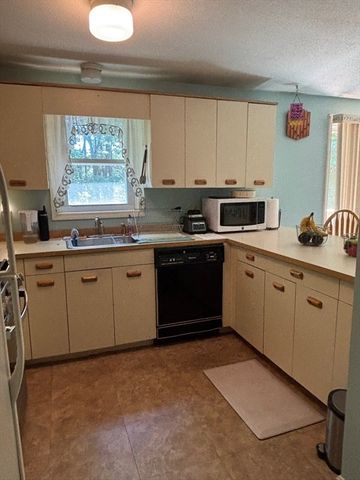 54 Lantern Lane 2, Dracut, MA 01826