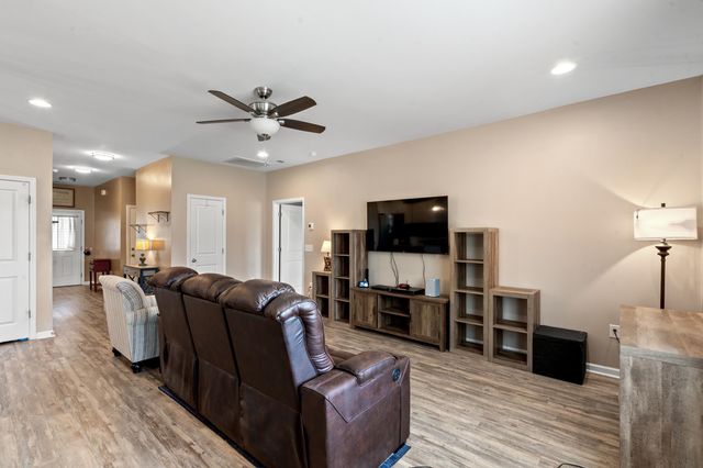 192 Long Leaf Pine Dr., Conway, SC 29526