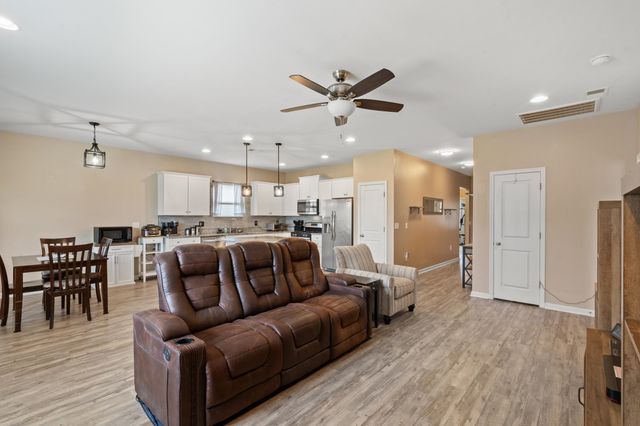 192 Long Leaf Pine Dr., Conway, SC 29526