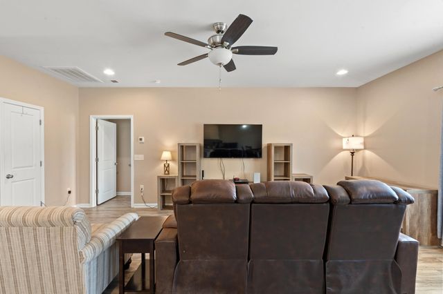192 Long Leaf Pine Dr., Conway, SC 29526