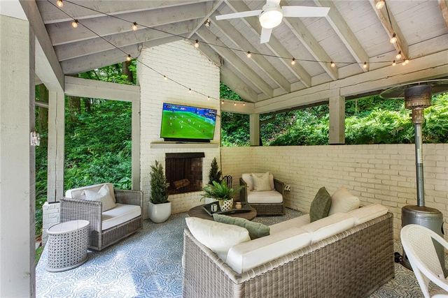 695 W Conway Drive NW, Atlanta, GA 30327