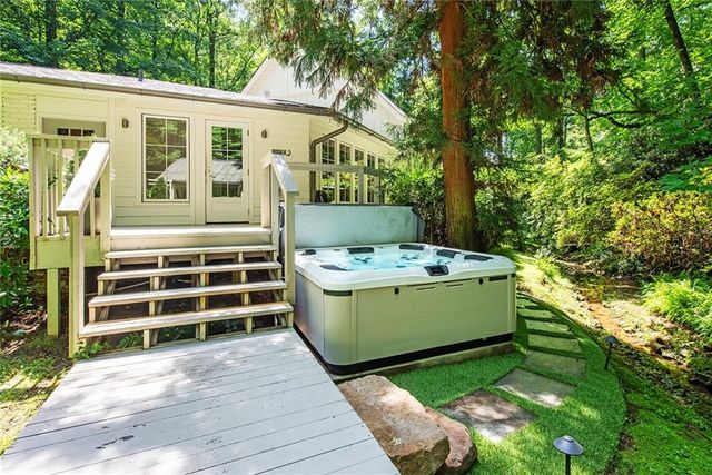 695 W Conway Drive NW, Atlanta, GA 30327