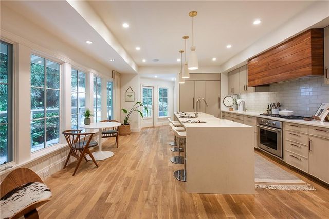 695 W Conway Drive NW, Atlanta, GA 30327