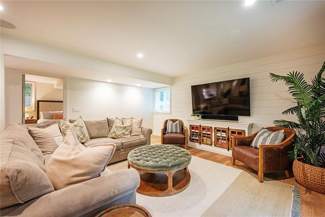 695 W Conway Drive NW, Atlanta, GA 30327