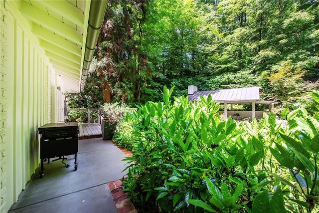 695 W Conway Drive NW, Atlanta, GA 30327