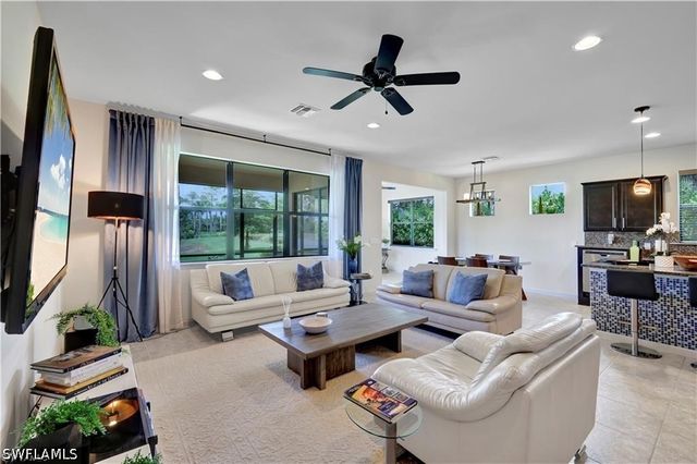 7103 Lily WAY, Naples, FL 34114