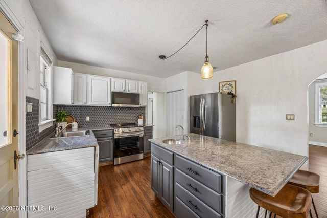 1022 OLD HICKORY Road, Jacksonville, FL 32207