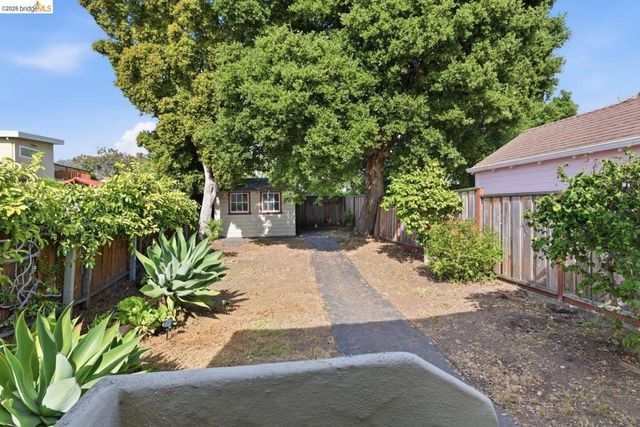130 Behrens Street, El Cerrito, CA 94530