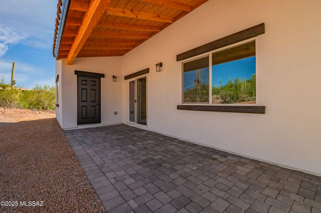 4570 W Milton Road, Tucson, AZ 85746