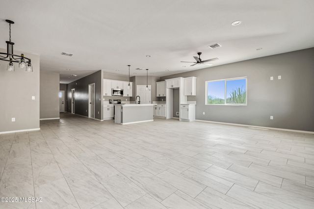 4570 W Milton Road, Tucson, AZ 85746