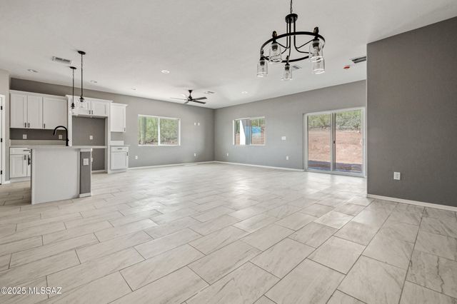 4570 W Milton Road, Tucson, AZ 85746