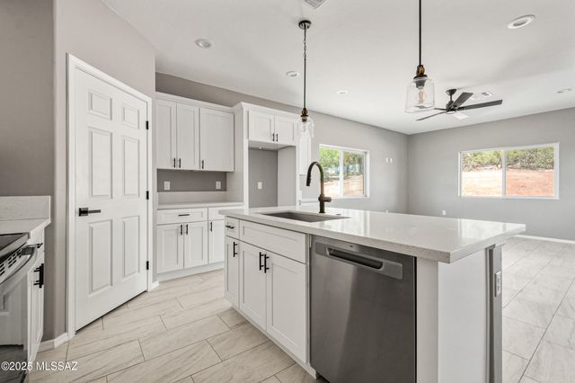 4570 W Milton Road, Tucson, AZ 85746