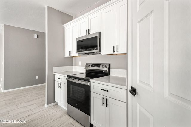 4570 W Milton Road, Tucson, AZ 85746