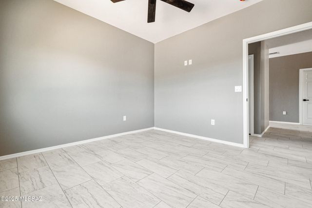 4570 W Milton Road, Tucson, AZ 85746