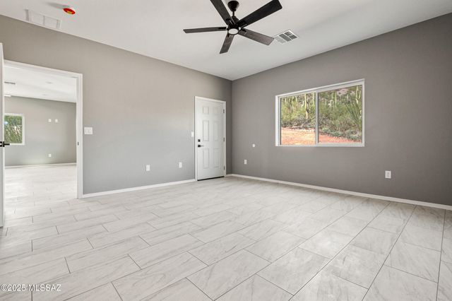 4570 W Milton Road, Tucson, AZ 85746
