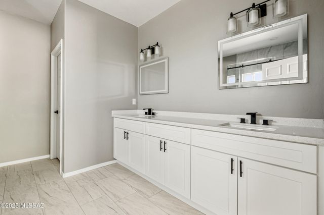 4570 W Milton Road, Tucson, AZ 85746