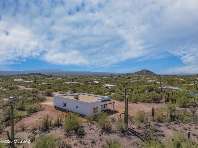 4570 W Milton Road, Tucson, AZ 85746